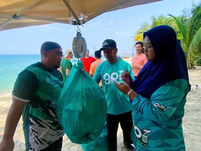 weighing trash
